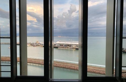 Darwin City Centre Apartment | Absolute Waterfront - Tropical Aurora Top Floor Over The Water