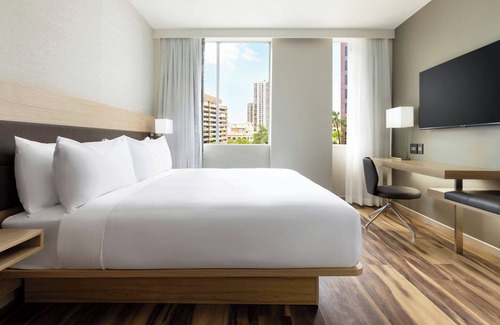 Downtown Honolulu Hotel | AC by Marriott Hotel Honolulu