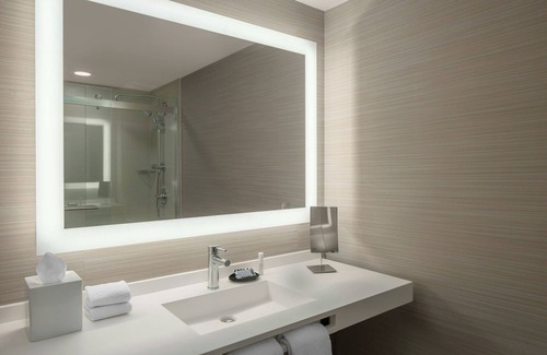 Lake Forest Hotel | AC Hotel by Marriott Portland Lake Oswego