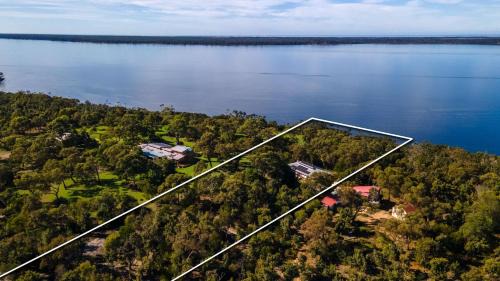 Forge Creek House | Acacia Lakehouse