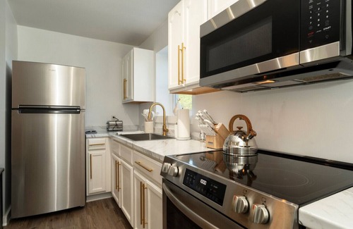Trenton Apartment | Acadia Basecamp | Walk to Lobster House, Coffee, Bakery | 1 Gig Wifi (APT1)