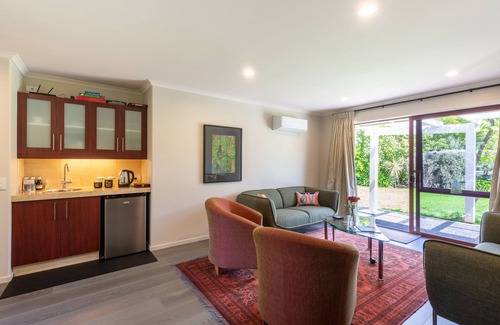 Mapua Bed & Breakfast | Accent House Boutique Bed & Breakfast
