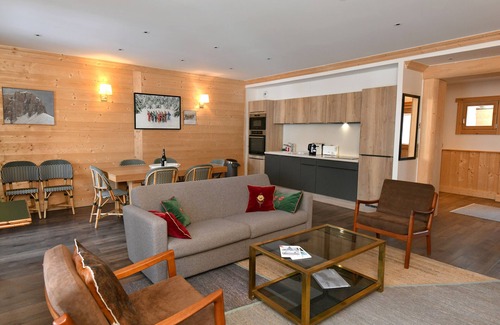 Val-d'Isere Ski Chalet | Access skis on foot, center of Val d'Isère on foot, space, calm and comfort -