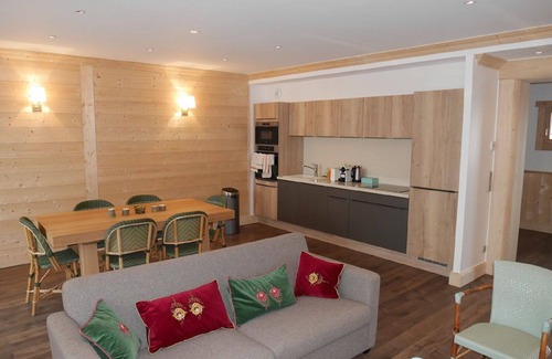 Val-d'Isere Ski Chalet | Access skis on foot, center of Val d'Isère on foot, space, calm and comfort -