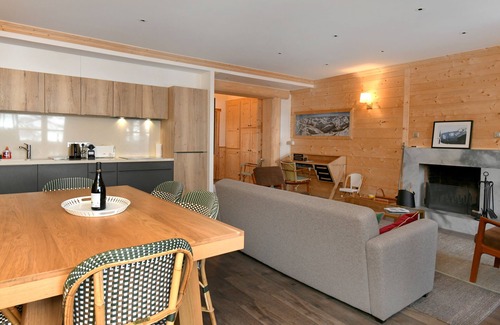 Val-d'Isere Ski Chalet | Access skis on foot, center of Val d'Isère on foot, space, calm and comfort -
