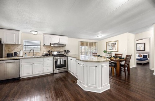 Conroe House | Accessible 3BR Sleeps 12 Pet-Friendly Conroe Stay