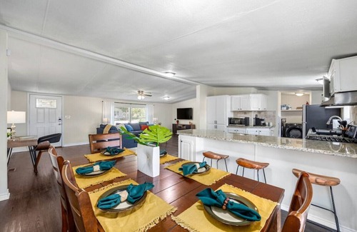 Conroe House | Accessible 3BR Sleeps 12 Pet-Friendly Conroe Stay