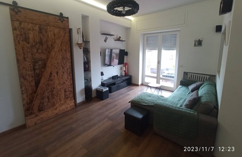 Quartiere XX Ardeatino Apartment | Accogliente Attico a Pochi Passi Dall'appia Antica. Rooftop Appia Antica