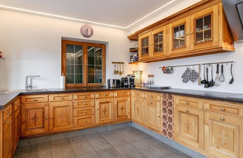 Gundhabing Apartment | Accommodation for small groups, ski bus nearby