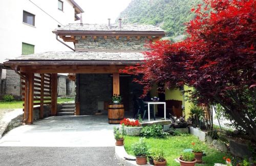 Champdepraz House | Acero Rosso