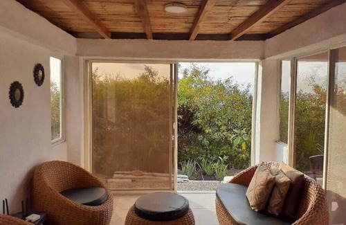 Manta House | Acogedora Casa Frente al mar en Sta Marianita, 3 Dormitorios con Hermosa Vista !