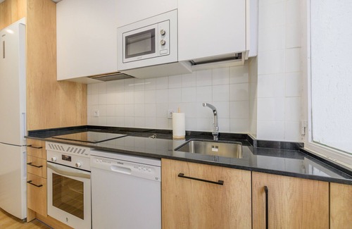 Casco Antiguo Bed & Breakfast | Acogedora habitación cerca al Polideportivo Los Cantos en Alcorcón SAP35D