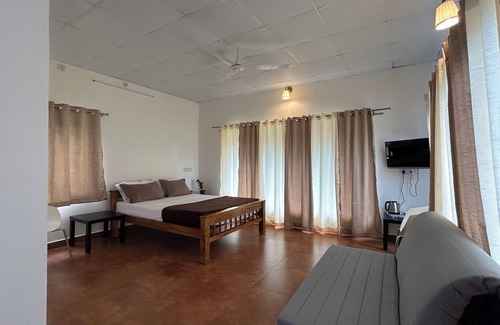 Sangameswarpet Bed & Breakfast | Acre 5 Homestay