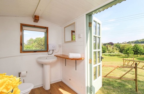 Maiden Newton Cottage | ACRES MEADOW, pet friendly, with open fire in Maiden Newton