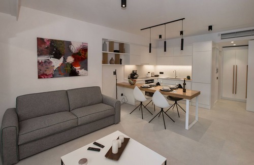 Makrigianni Apartment | Acropolis Golden Suites | Ground Floor