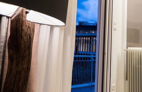Athens City Centre Apartment | Acropolis Panoramic View Deluxe Apartment next to metro