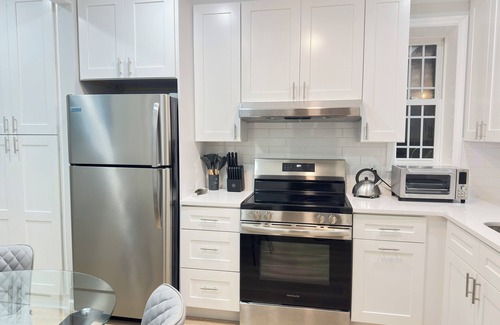 Ventnor City Condo | ACROSS from Ventnor BEACH BLOCK! 2 bd -and 2 ba unit - 8th house from beach.