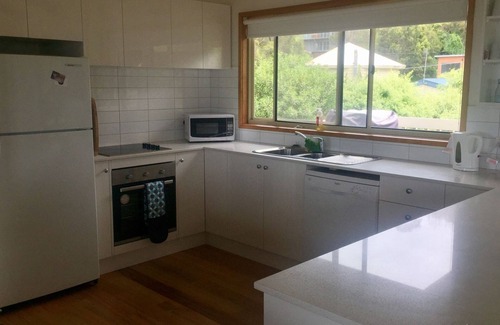 Separation Creek House | across the road from the BEACH!