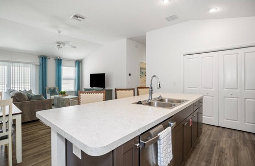 Okahumpka House | Across the Street from Pool, Pickleball, Bocce, Billard's and more