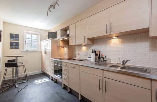 St. Andrews Apartment | Adamson Court (No 11)