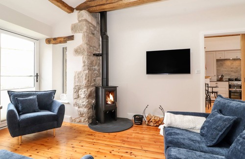 Kendal House | ADA’S HIDEAWAY, pet friendly, with open fire in Sizergh, Cumbria