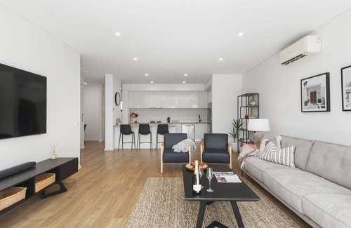 Shellharbour Apartment | Addisons Escape A Breezy Beachfront Beauty