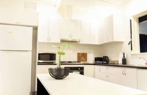 Adelaide House | Adelaide City Secluded Botanic Stay w/Free Parking