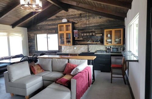 Brookings Cottage | Adele's Oceanside Retreat on Brookings best private beach Kid & Pet friendly!