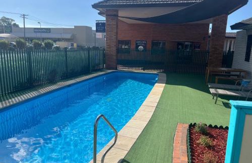 Narrabri Hotel | Adelong Motel