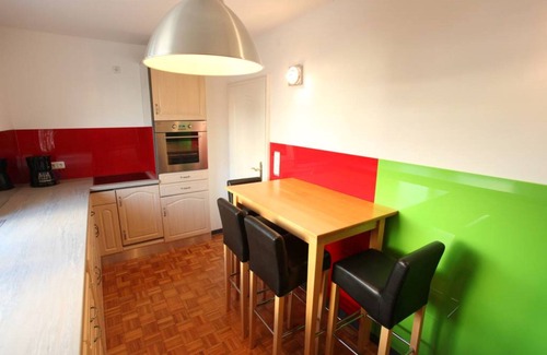 Adelsdorf Apartment | Adelsdorf B & B's in the Aischgrund modern, bright, garden view, kitchen, BBQ, parking