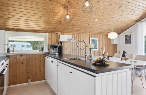 Hou House | "Aderice" - 1km from the sea by Interhome