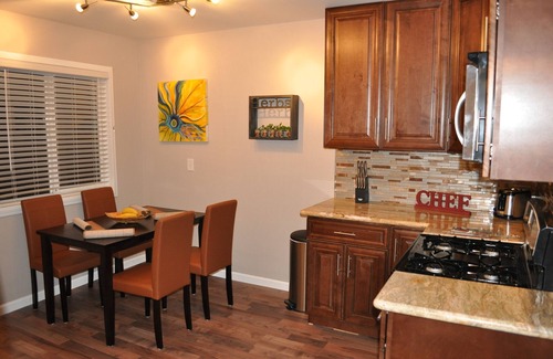 Carmichael House | Adison GOLD - Organic Garden & Barbecue, Pet friendly, Downtown & Airport