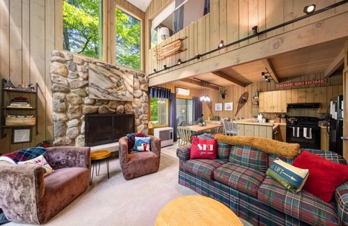 North Conway House | Adjacent abode near the White Mountains Perfect for Large Groups