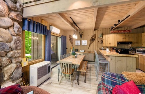 North Conway House | Adjacent abode near the White Mountains Perfect for Large Groups