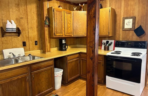 Eckerty Cabin | Adjoining Cabin 7B located on Patoka Lake in Southern Indiana