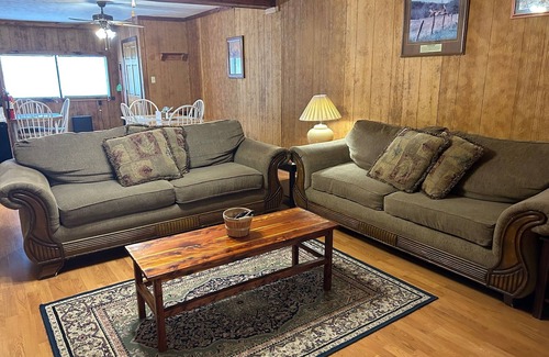 Eckerty Cabin | Adjoining Cabin 7B located on Patoka Lake in Southern Indiana