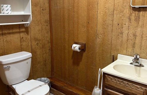 Eckerty Cabin | Adjoining Cabin 7B located on Patoka Lake in Southern Indiana