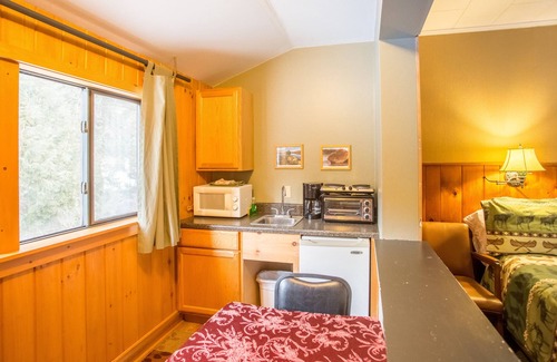 Upper Jay Hotel | ADK Trail Inn