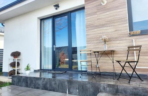 Tunari House | ADM Cozy Home - Entire private house&garden, close to Therme and Edenland