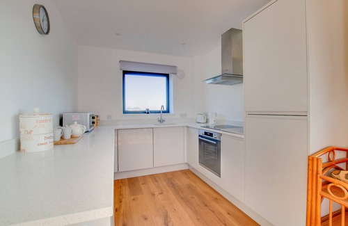 Martlesham Heath House | Admiralty Lodge - Three Bedroom House, Sleeps 6