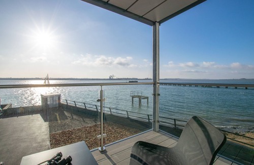 Martlesham Heath House | Admiralty Lodge - Three Bedroom House, Sleeps 6