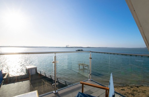 Martlesham Heath House | Admiralty Lodge - Three Bedroom House, Sleeps 6