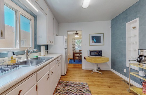 Highland Business House | Adobe Home, 2bd/1ba, Garage, Dog