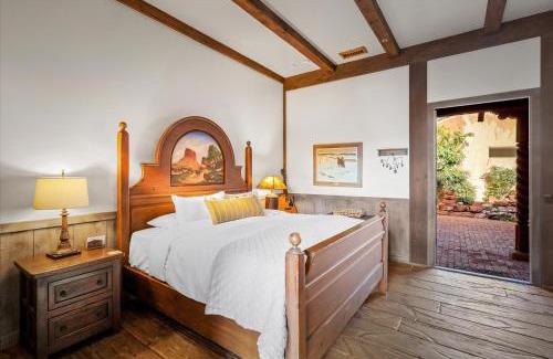 Oak Creek Villa | Adobe Village Inn