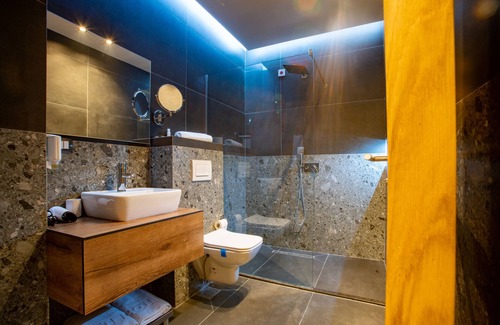 Pristina Hotel | Ador Hotel
