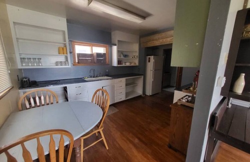 Bonesteel House | Adorable 1 Bedroom Bungalow