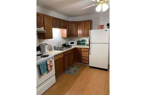 Gainesville House | Adorable 2 Bedroom 1 Bath Duplex