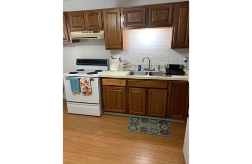 Gainesville House | Adorable 2 Bedroom 1 Bath Duplex