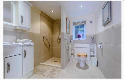 Iverley House | Adorable 2 bedroom countryside guesthouse