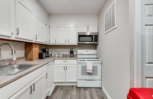 Hopewell Apartment | Adorable 2-Bedroom Home in Hopewell near Hospital